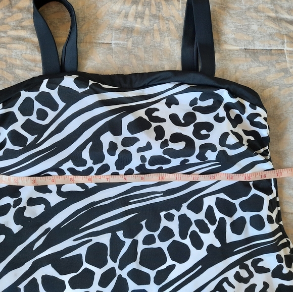 Miraclesuit swim top size 14 - Picture 14 of 14